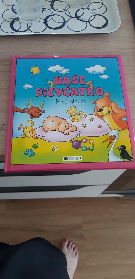 Kniha - naše dievčatko, 