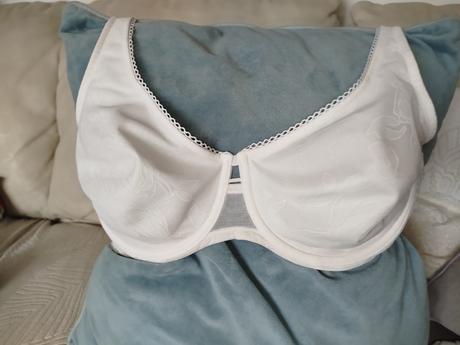 Triumph podprsenka 85e, triumph,85e