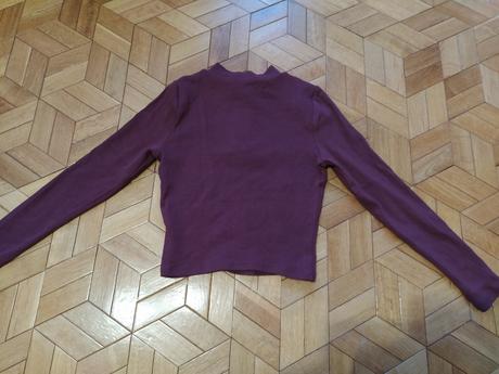 Bordove tričko so stojacikom, age,140