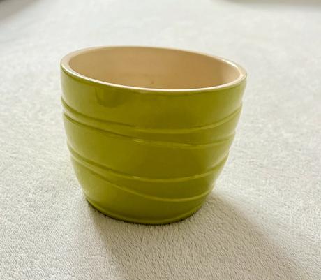 Zelený keramický kvetináč, 