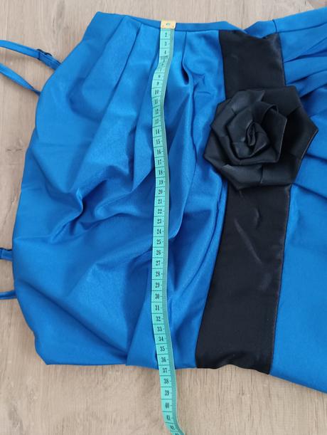 Spoločenské šaty, 38