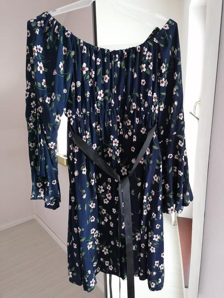 Kvietkave nadherne letné šaty italy, s