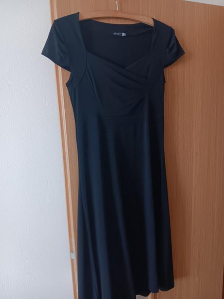 Čierne midi šaty, s