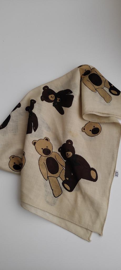 Dievčenská šatka, 104