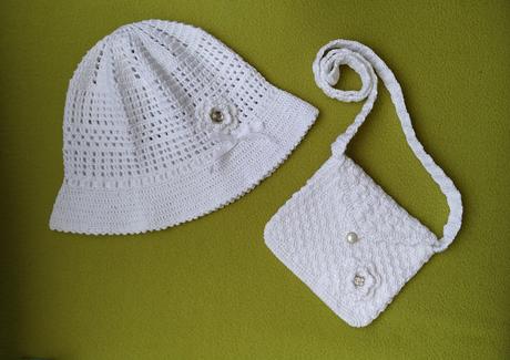 Krásny dievčenský klobúčik s kabelkou, 