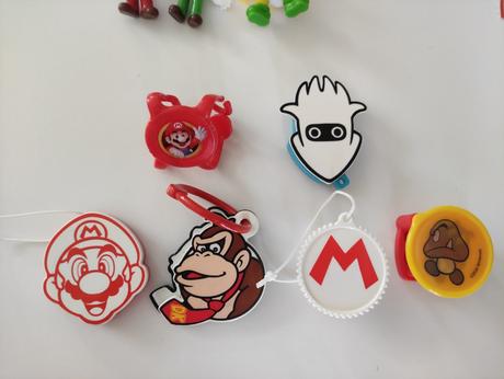 Super mario z kinder joy, 