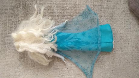 Predám bábiku elsu, 