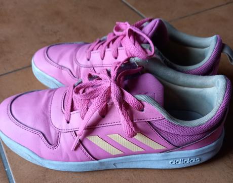 Zachovalé botasky adidas, adidas,37