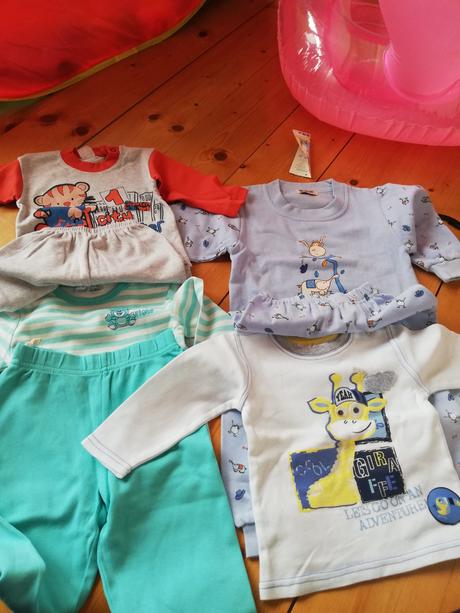 Pyzamka a tricko, 68–80