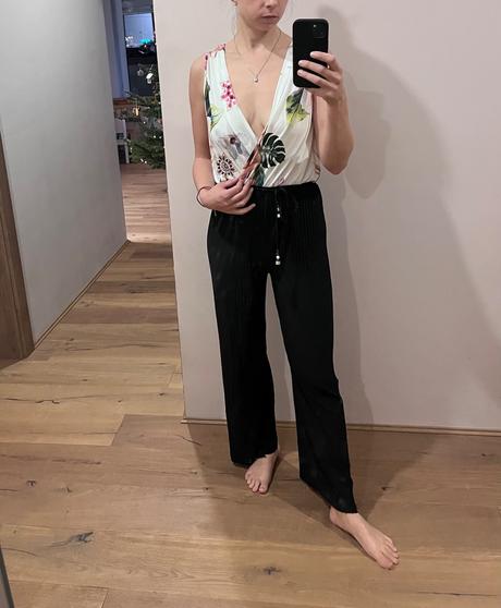 Dámsky spoločensky overal, s