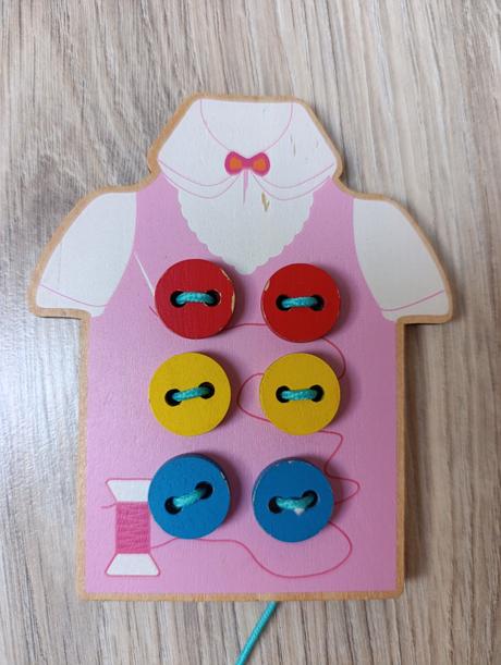 Drevené montessori hračky, 