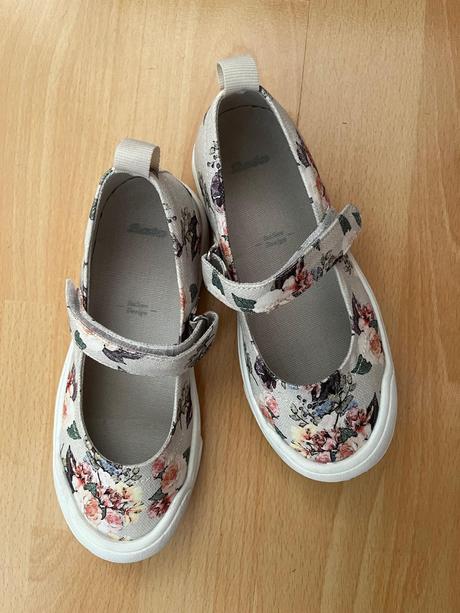 Kvietkované látkové balerínky, baťa,29