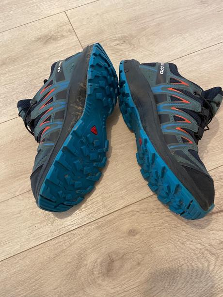 Turisicke topanky salomom, salomon,33