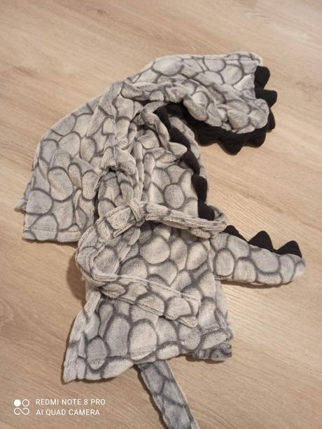 Plavky a župan pre chlapca, 104–116