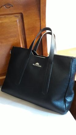 Čierna minimalistická kožená kabelka, 