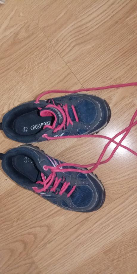 Turistické topánky, 27