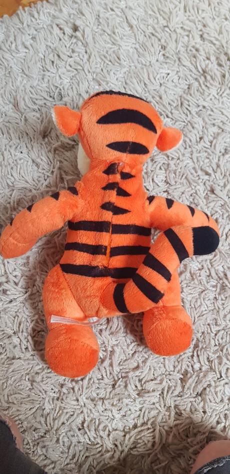 Spievajúci tigrík z macka pooh,