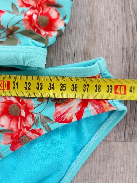 Bledomodré dámske bikiny, 40