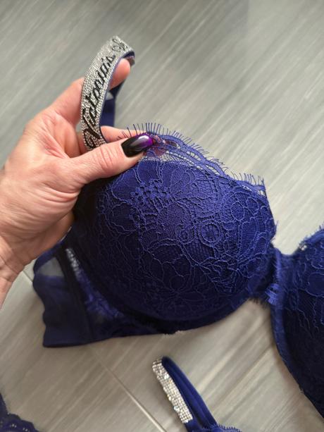 Podprsenka victorias secret kol. shine strap 80c, victoria's secret,80c