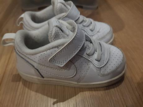 Biele tenisky, nike,23
