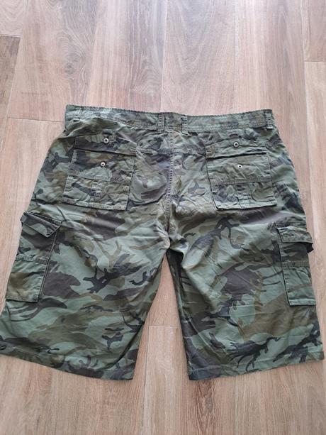 Nenosené maskáčové kraťasy, 44 / xxl