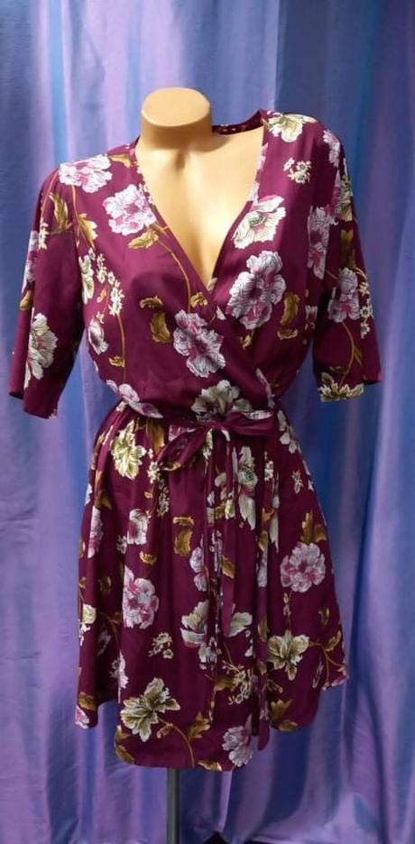 Kvietkované šaty, m