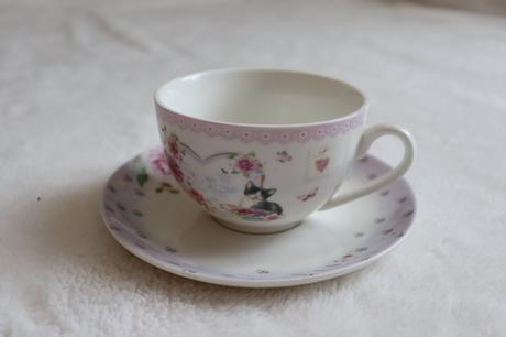 Porcelánová šálka-mačiatko, 