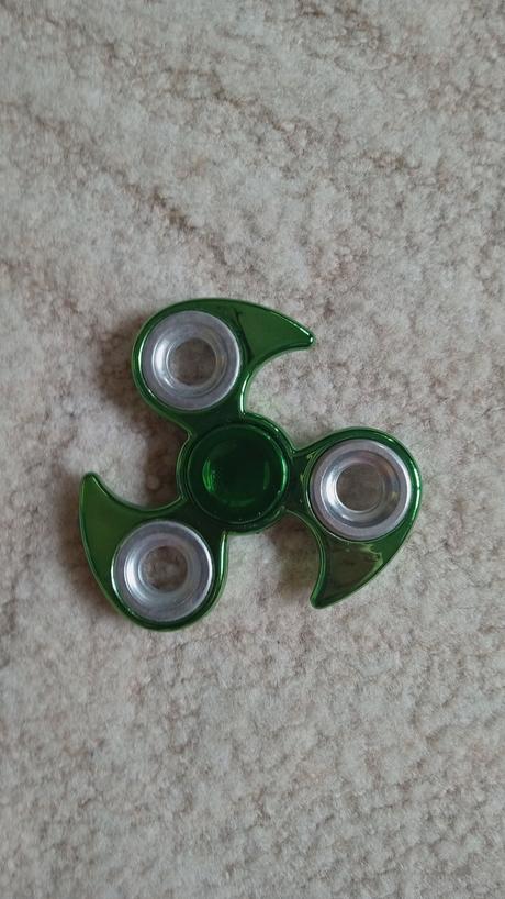 Fidget spinner, 