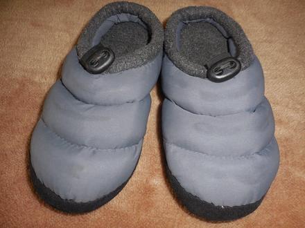 Teplé papučky, 25