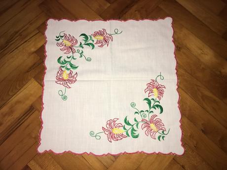 Kvietkovaný štvorcový obúsok,