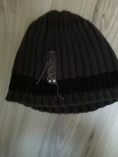 Chlapčenská čiapka., 140