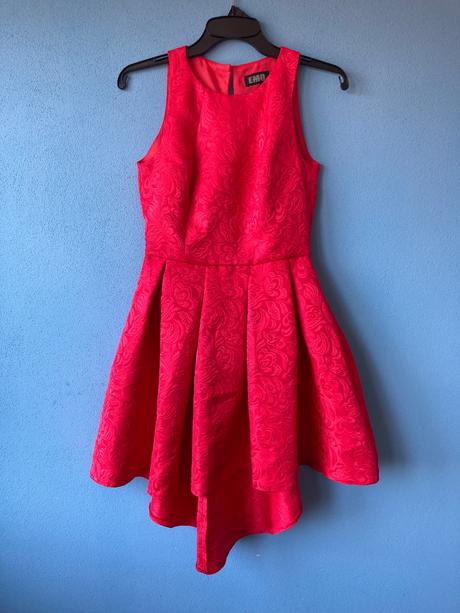 Krasne spoločenské šaty, 34