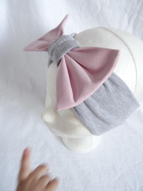 Čelenka s mašľou,