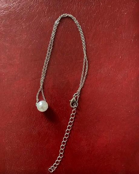 Jemný elegantný náhrdelník s umelou perlou, 