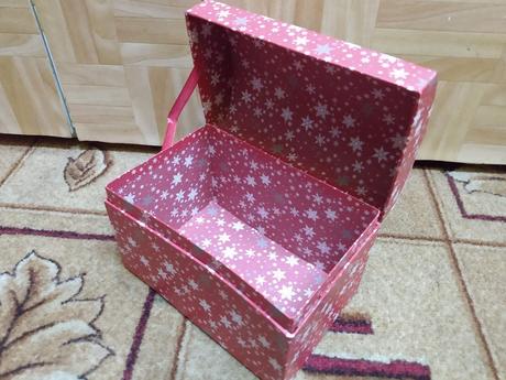 Predám papierovú darčekovú krabičku, 