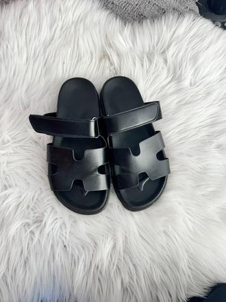 Šľapky v štýle hermes, 38