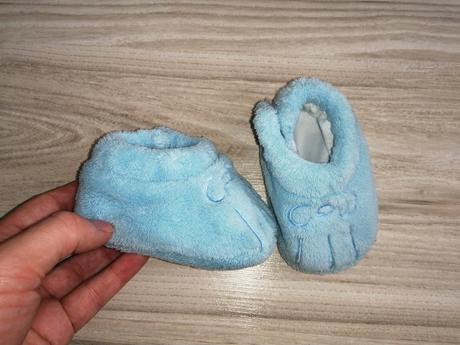 Mäkké modré papučky, <17