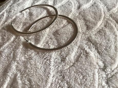 Oceľové kruhy s kamienkami,