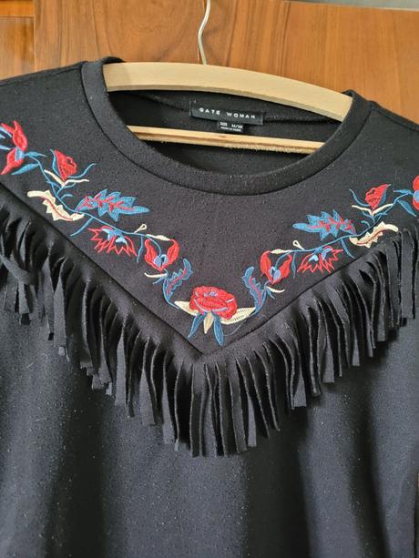 Tričko s kvetinovými vzormi a strapcami, gate,m