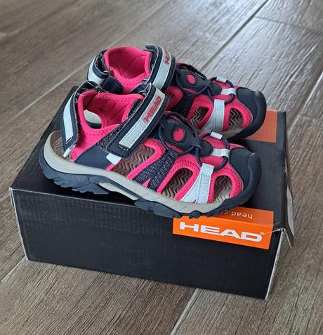 Športové sandálky, 28