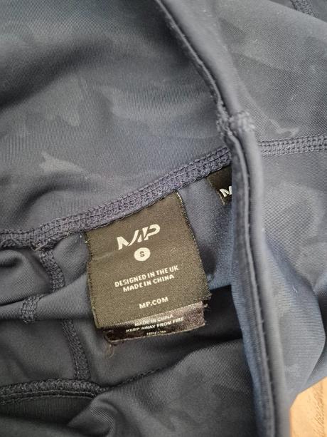 Tmavé maskáčové legíny mp, champion,s