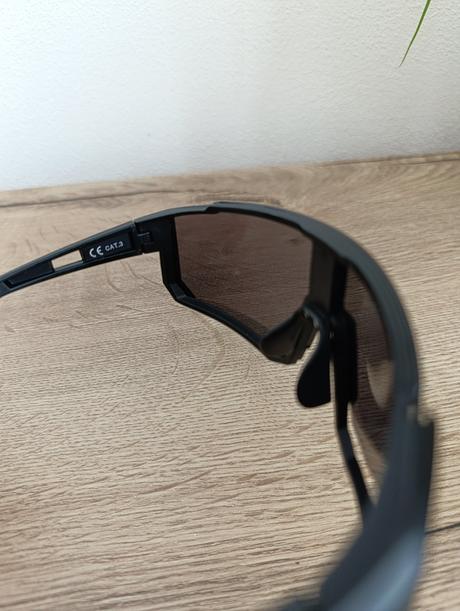 Športové slnečné okuliare, 