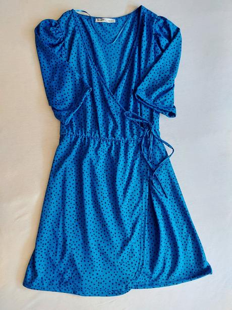 Dámske šaty s výstrihom, pull&bear,s