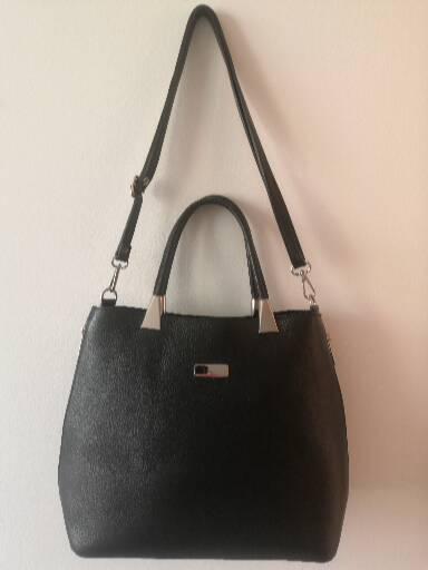 Čierna kožená kabelka, 