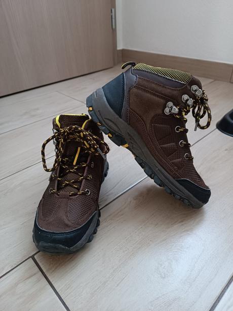Trekové topánky c.35, 35