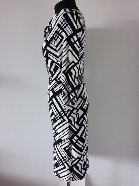 Čiernobiele šaty s geometrickou potlačou bodyflirt, bonprix,s