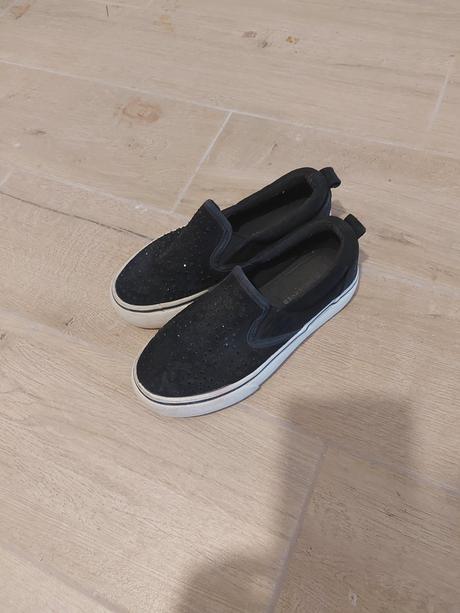 Topanky, reserved,29