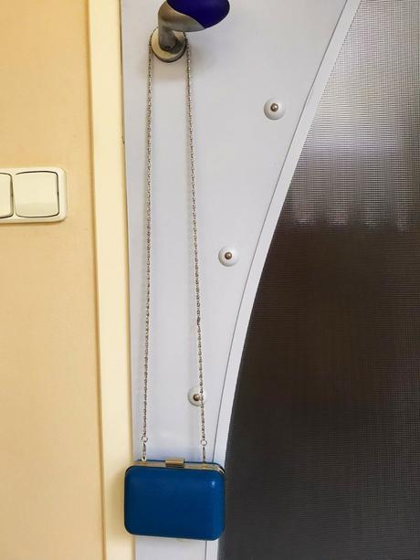 Kabelka na retiazke,