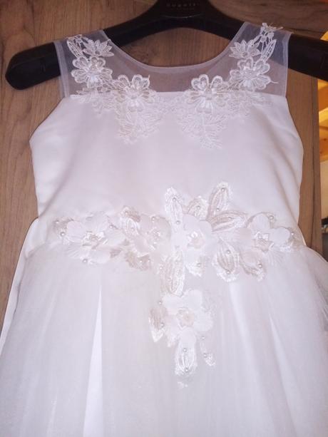 Šaty na 1. sväté prijímanie, 146