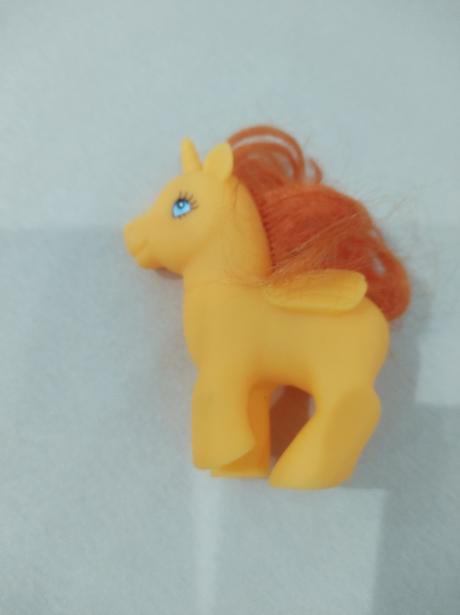 Plastové koníky, 